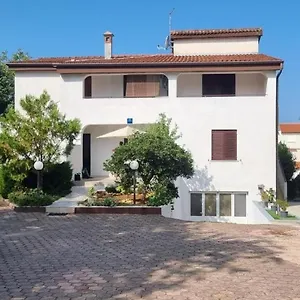 Cerova , Porec Croazia